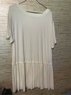 Zenana Outfitters Cream Short Sleeve Tiered Tunic